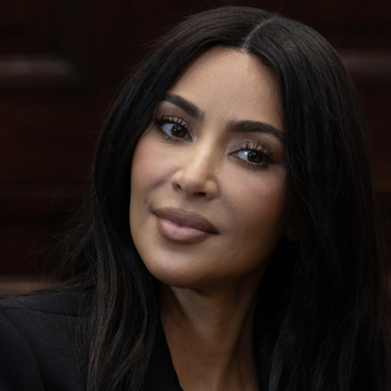 Kim Kardašijan na sina PRENELA KOŽNO OBOLJENJE: Starleta ZABRINUTA zbog njegovog zdravlja! (VIDEO)