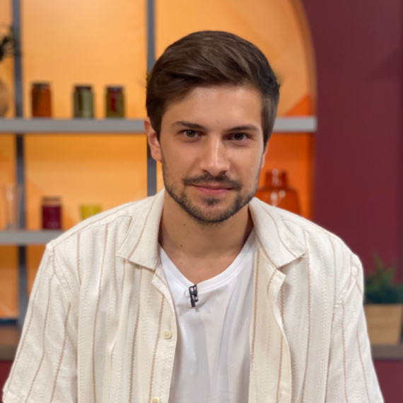 Andrija Rajčević otkriva sa čime se susreće nakon učešća u MASTERCHEF SRBIJA: Javljaju se DEVOJKE, a ja pokušavam da budem FIN... (VIDEO)